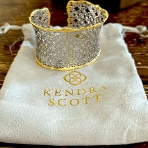 Kendra Scott bracelet